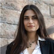 Laureata con lode in Economics and Finance, offre ripetizioni di micro, macro, politica economica, econometria e statistica.